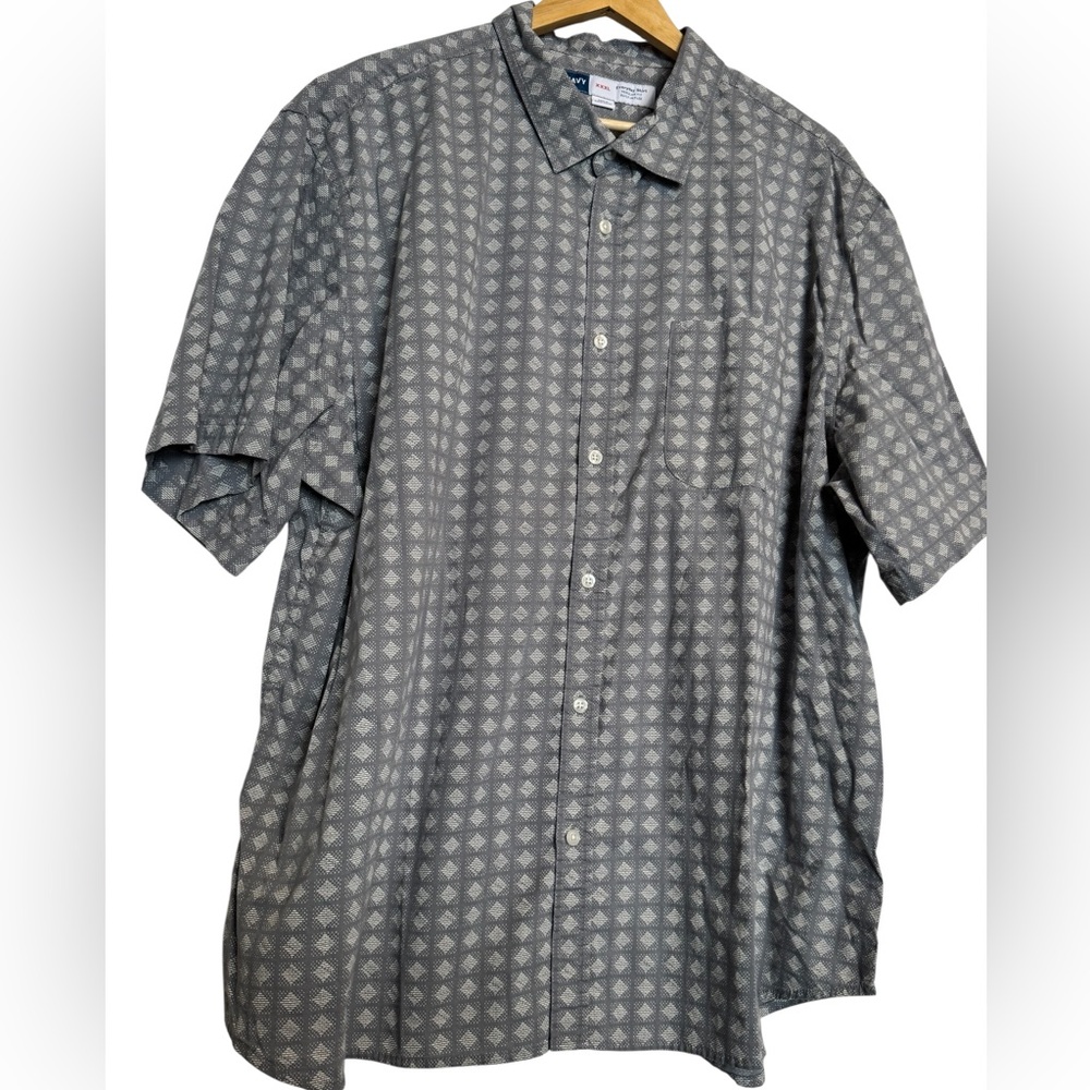Old Navy Men's Dark Gray Geometric Shirt